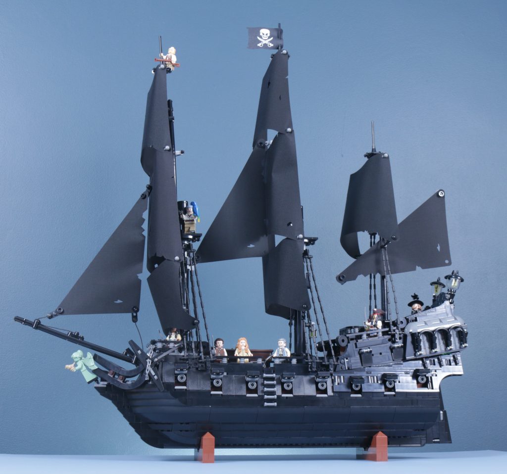 LEGO Icons 10365 Captain Jack Sparrows Pirate Ship review 1 1024x958