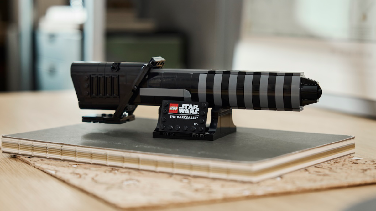 LEGO Star Wars 40917 The Darksaber is free with qualifying purchases for May the 4th