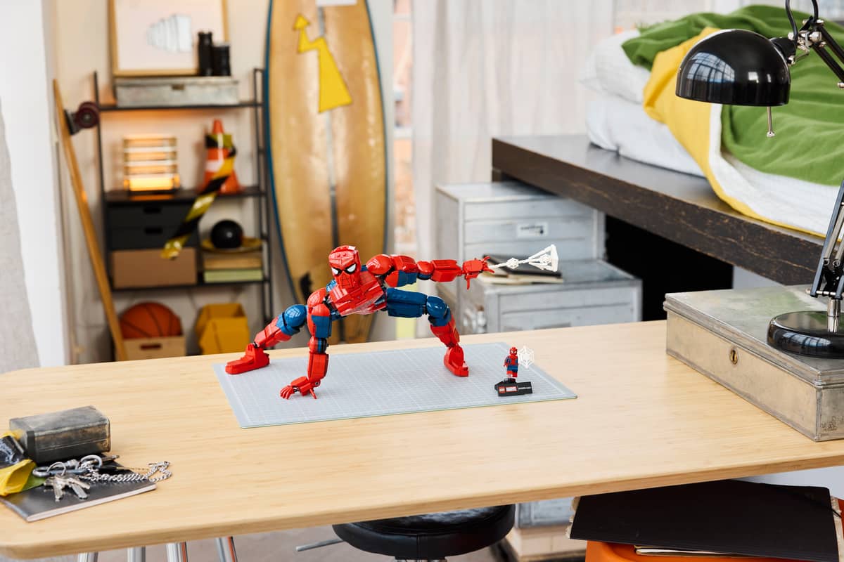 LEGO-76346 Spider-Man Hero Figure-lifestyle-1